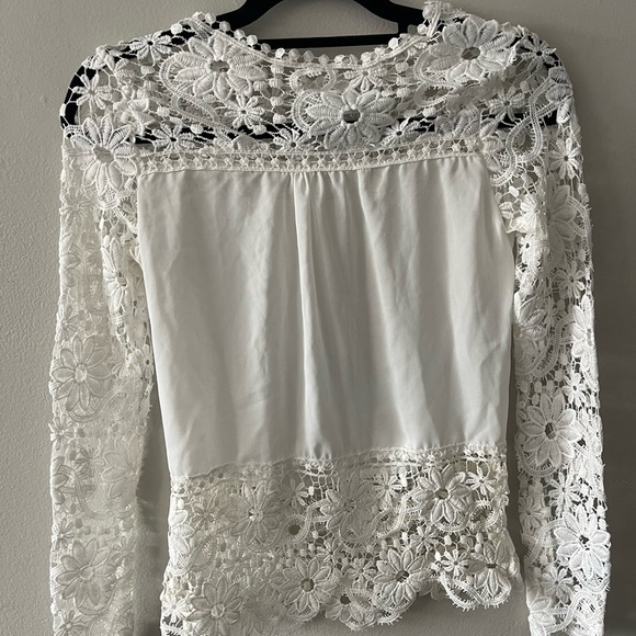 Sheer lace medium blouse - Picture 6 of 7